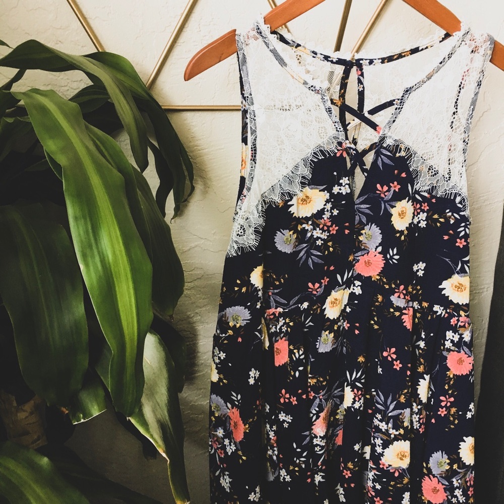 Only 1 Large left!!! Navy with floral dress.